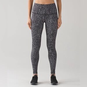 Lululemon Wunder Under Pant (Hi-Rise) in Luon Suited Jacquard Black White Sz 10